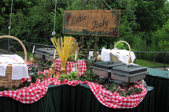 Orlando's themes and picnics